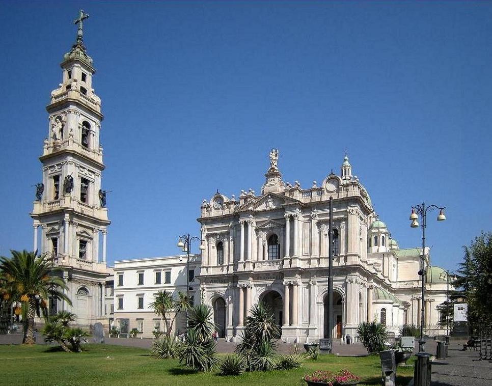 piazza bartolo longo pompei